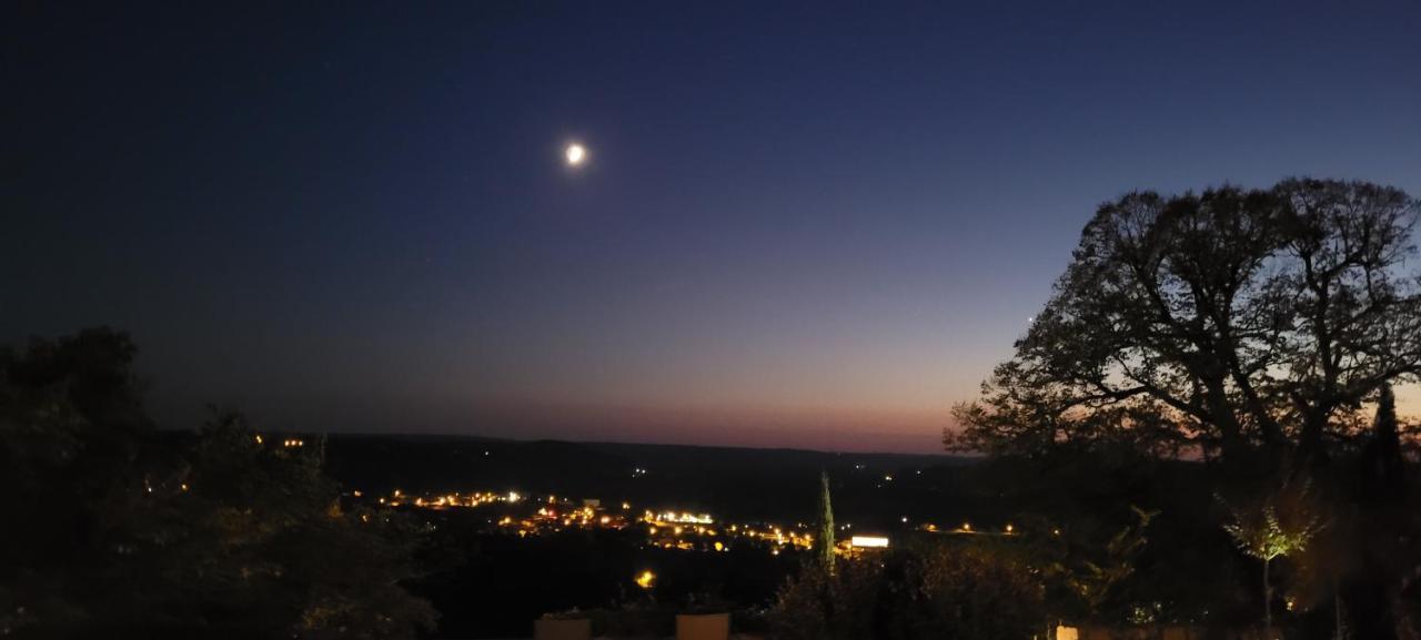 Le Clos Des Etoiles B&B Le Bugue Bagian luar foto